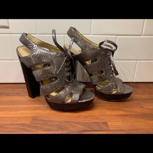 Coach Moreen Heels. Very good condition. Size 6B.